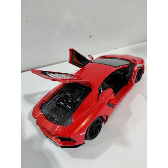 Maisto Die Cast 1/24 Scale Lamborghini Aventador LP700-4 Supercar - Picture 9 of 12